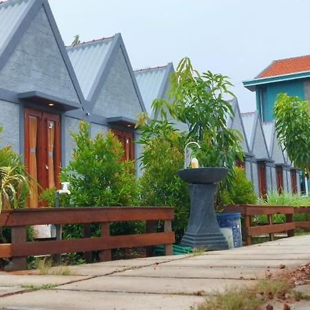 E2 Guest House Karimunjawa Esterno foto