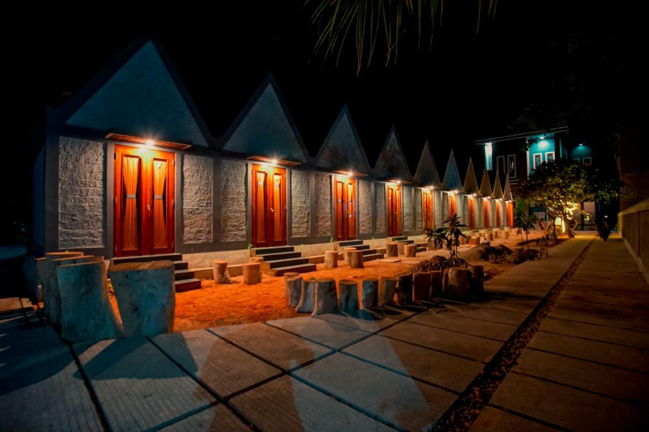 E2 Guest House Karimunjawa Esterno foto